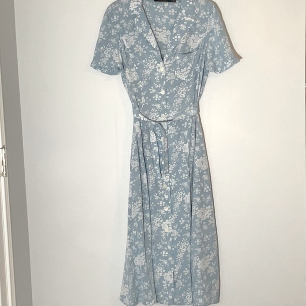 Beautiful long Ralph Lauren Spring Dress
(12.24.80EB)
